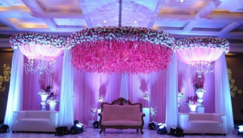 wedding-stage-decorate.jpg