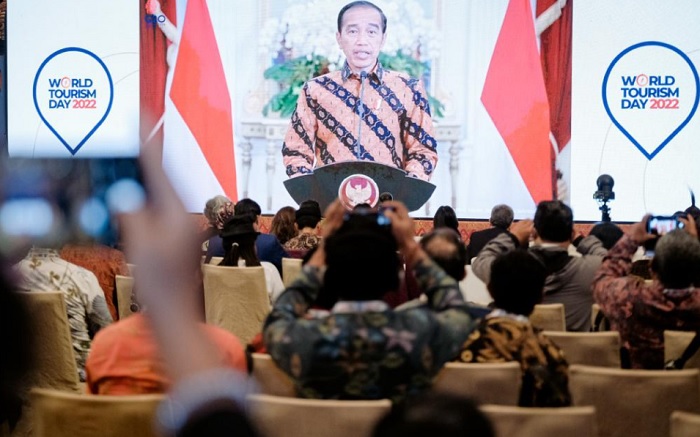 Presiden RI Joko Widodo saat sambutan secara daring mengucapkan selamat datang di Bali kepada para delegasi yang hadir untuk merayakan World Tourism Day 2022.
