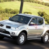 mitsubishi_l200_2012_pictures_2