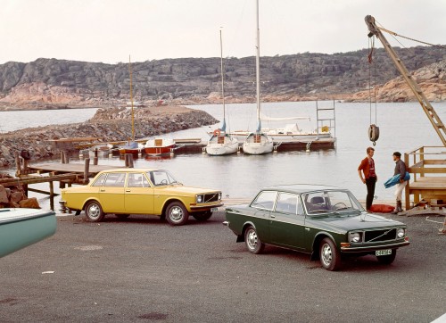 5928_Volvo_144_and_Volvo_142.jpg