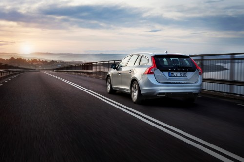 46818_Volvo_V60_Plug-in_Hybrid.jpg