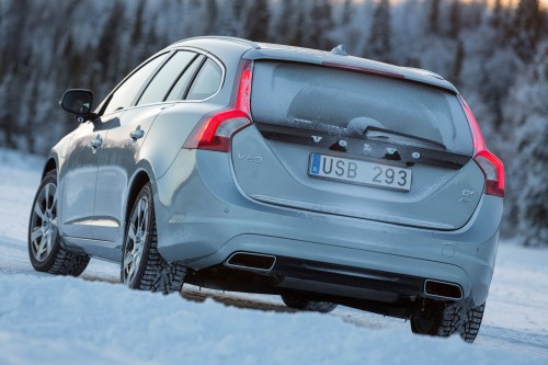 47820_The_Volvo_V60_Plug-in_Hybrid_in_northern_Sweden.jpg