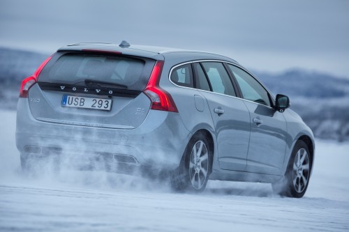 47823_The_Volvo_V60_Plug-in_Hybrid_in_northern_Sweden.jpg