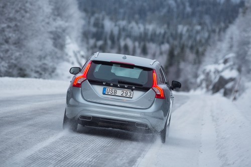 47827_The_Volvo_V60_Plug-in_Hybrid_in_northern_Sweden.jpg