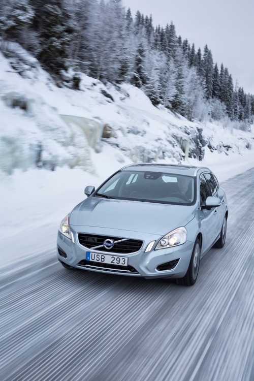 47829_The_Volvo_V60_Plug-in_Hybrid_in_northern_Sweden.jpg