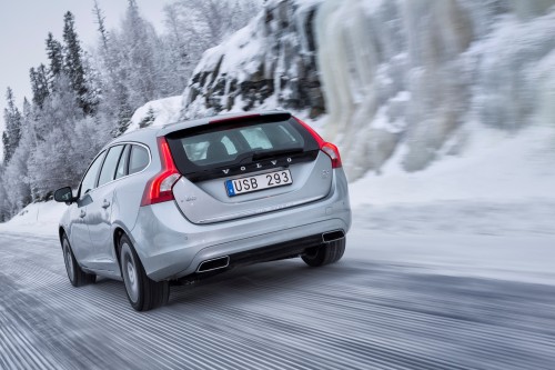 47830_The_Volvo_V60_Plug-in_Hybrid_in_northern_Sweden.jpg