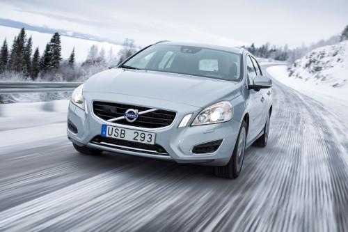 47831_The_Volvo_V60_Plug-in_Hybrid_in_northern_Sweden.jpg