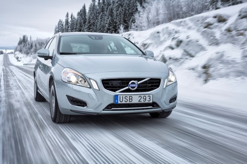 47832_The_Volvo_V60_Plug-in_Hybrid_in_northern_Sweden.jpg