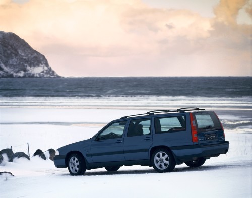 6337_Volvo_V70_XC.jpg