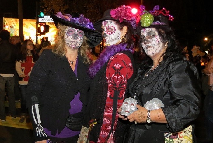 Perayaan Day Of The Dead di Meksiko dilakukan saat momen Halloween untuk mengenang orang-orang yang telah meninggal.