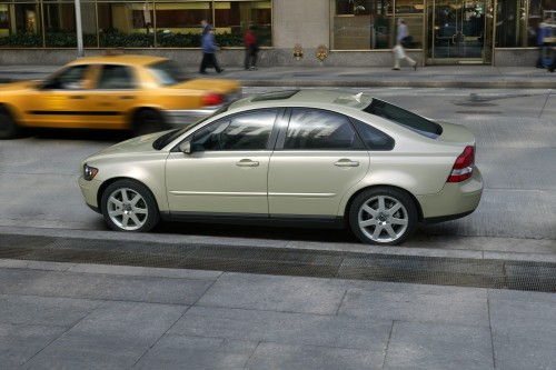 7921_Volvo_S40.jpg