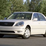 2001_Lexus_LS_430_01