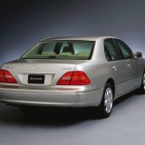2002_Lexus_LS_430_04