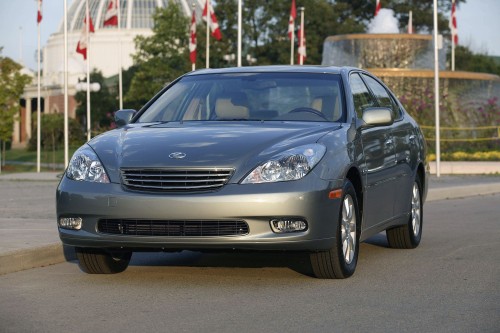 2004_Lexus_ES_330_31.jpg
