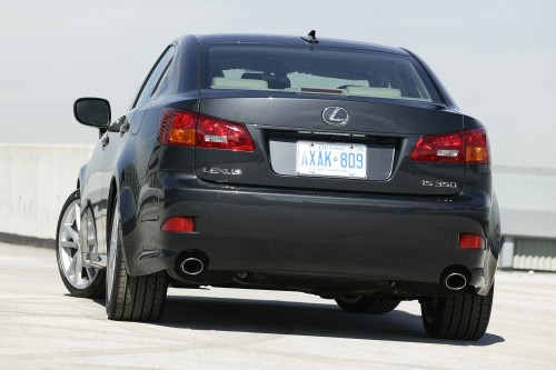 2007_Lexus_IS_350_07.jpg