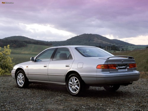 wallpapers_toyota_camry_2000_4.jpg