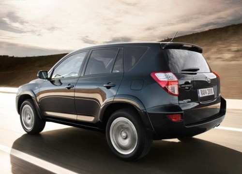 tirekicker.blogspot.com2011toyotarav4rear.jpg