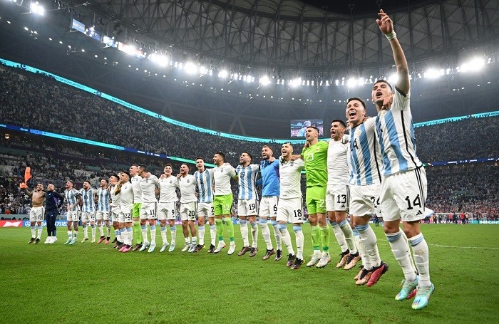 Tim nasional sepak bola Argentina sukses menembuh babak final dalam gelaran Piala Dunia 2022 di Qatar.