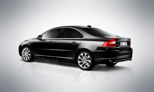 37905_Volvo_S80_Executive_studio.jpg