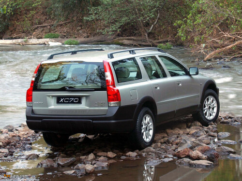 wallpapers_volvo_xc70_2000_3.jpg