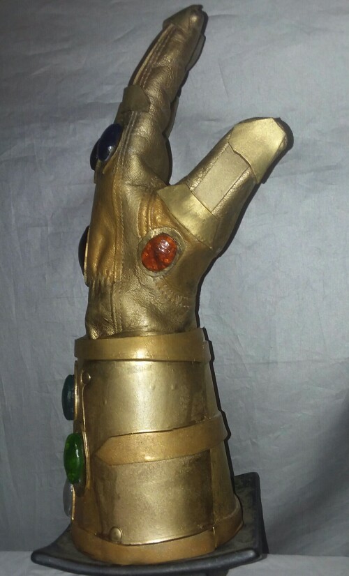 Divine-glove-based-on-the-real-divine-gauntlet-for-the-video-coming-soonthe-legend-of-the-divine-gauntlet-power-2.jpg