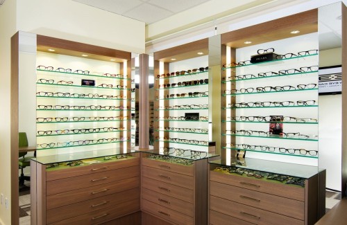 View Eye Care
151 Bloor St. West #703
Toronto ON M5S 1S4
(416) 923-8439

http://www.vieweyecare.com