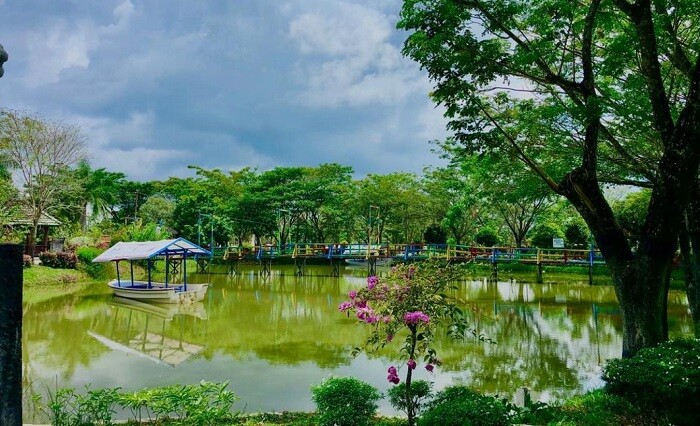 Taman Bunga Rozeline.