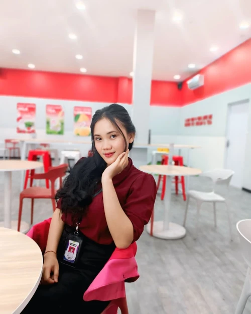 mona-2.webp