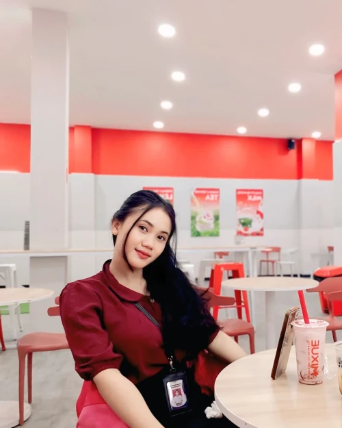 mona-3.webp