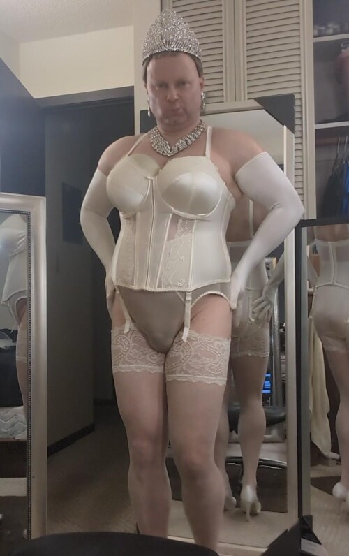HEATH-GRUSSING--My-Slave-in-BRIDAL-SATIN-ELOMI-MARIA-BASQUE-CORSET-__-1.jpg