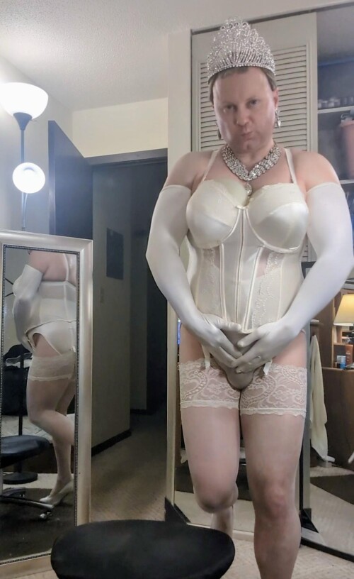 HEATH-GRUSSING--My-Slave-in-BRIDAL-SATIN-ELOMI-MARIA-BASQUE-CORSET-__-4.jpg
