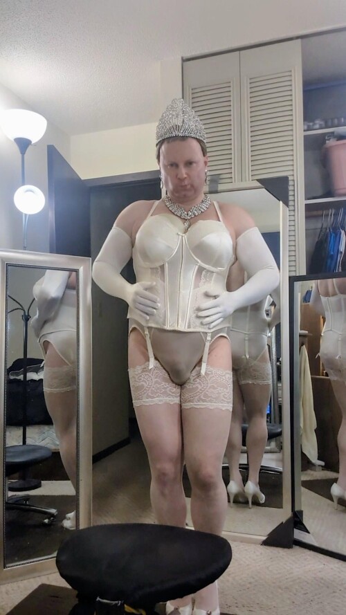 HEATH-GRUSSING--My-Slave-in-BRIDAL-SATIN-ELOMI-MARIA-BASQUE-CORSET-__-5.jpg