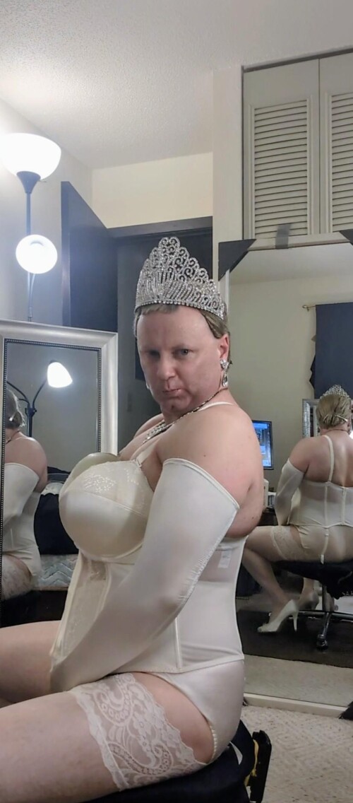 HEATH-GRUSSING--My-Slave-in-BRIDAL-SATIN-ELOMI-MARIA-BASQUE-CORSET-__-Full-View-__-4.jpg