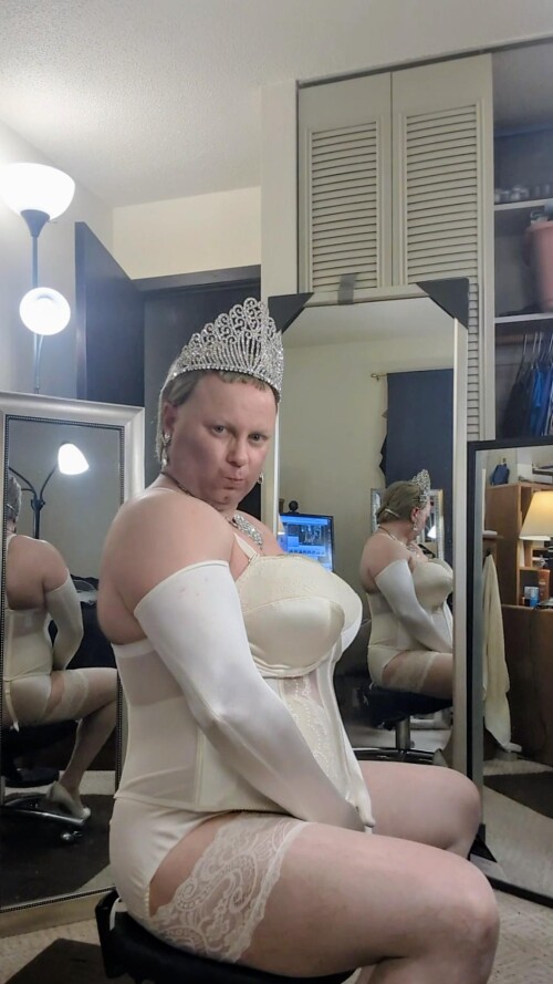 HEATH-GRUSSING--My-Slave-in-BRIDAL-SATIN-ELOMI-MARIA-BASQUE-CORSET-__-Full-View-__-5.jpg