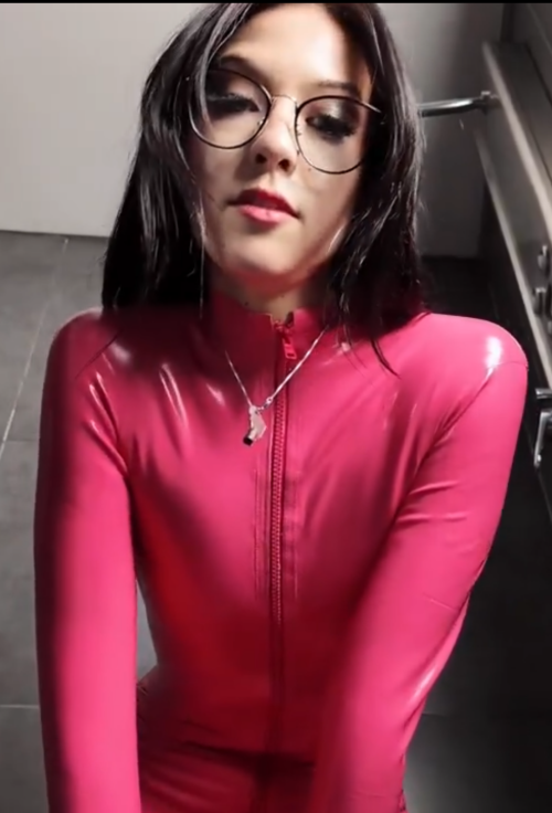 No-escape-Latex-chastity-Mistress-blackmail-lockup-Benjaminfiegl-outing-to-gf-annarosenmuller-homewrecking-Single-Slave-permanent-locked-up-8.png