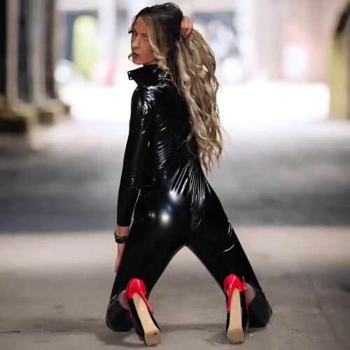 catsuit777📷 @urbexmodels